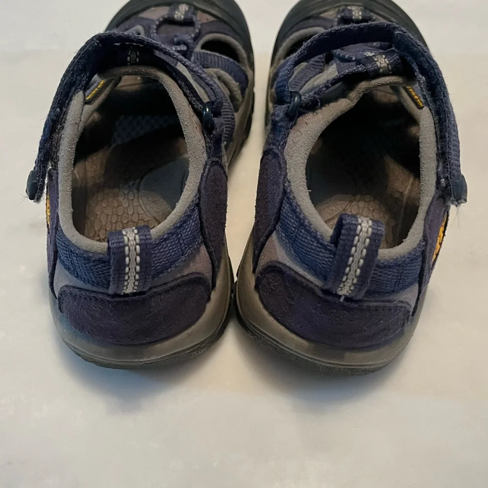 - Keen Newport H2 Water Sandals